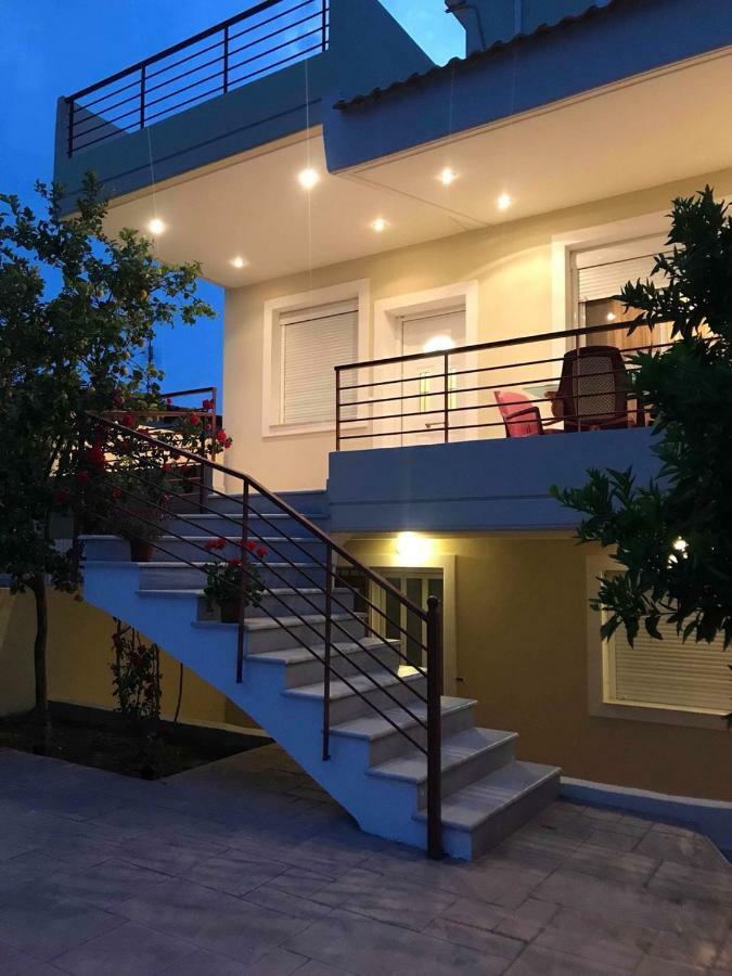 Amazing House In Kiato Near The Beach 외부 사진