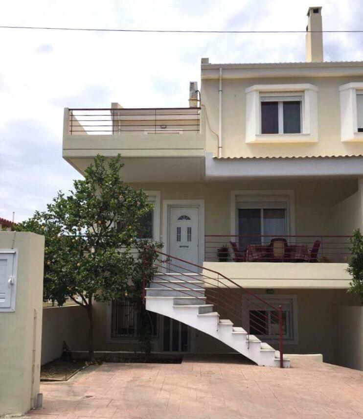 Amazing House In Kiato Near The Beach 외부 사진