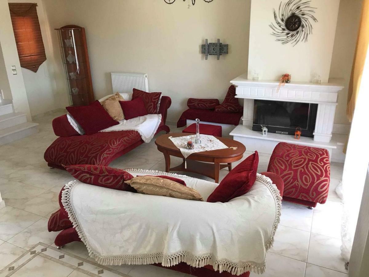 Amazing House In Kiato Near The Beach 외부 사진