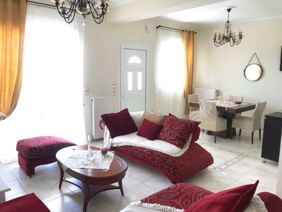 Amazing House In Kiato Near The Beach 외부 사진